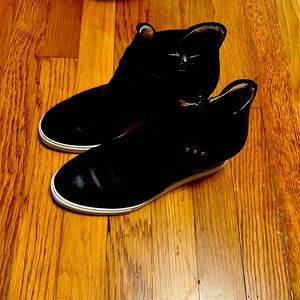 Platform leather shoes